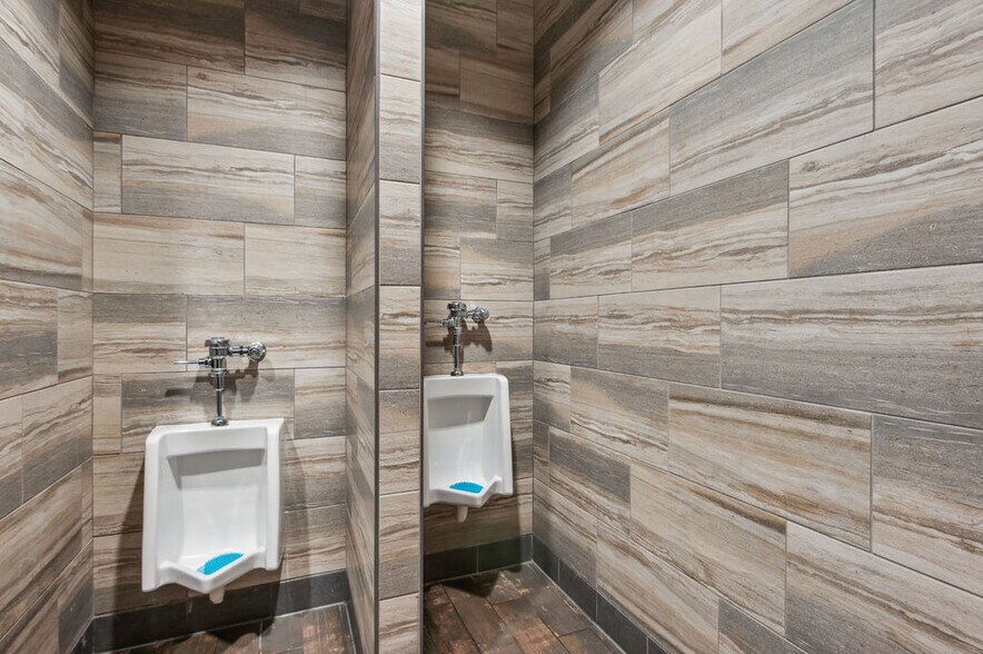 More Photos Of 2470 Gum Branch Rd, Jacksonville Restaurant For Sale