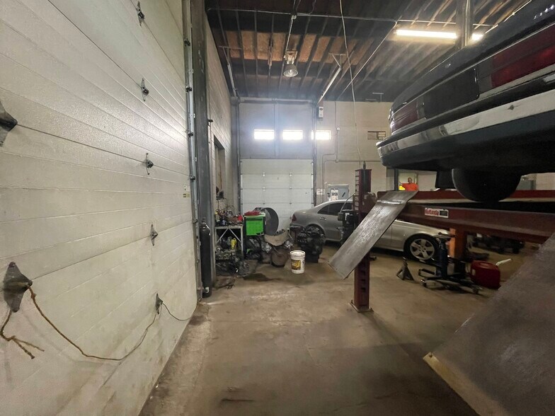 More Photos Of 6149 Cleveland St, Merrillville Industrial For Sale