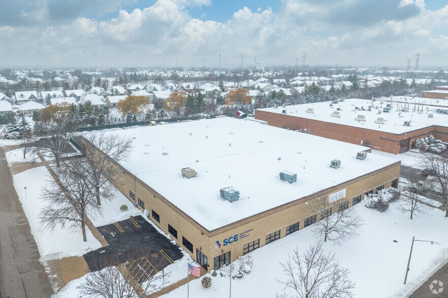 More Photos Of 300 S Westgate Dr, Carol Stream Warehouse For Lease