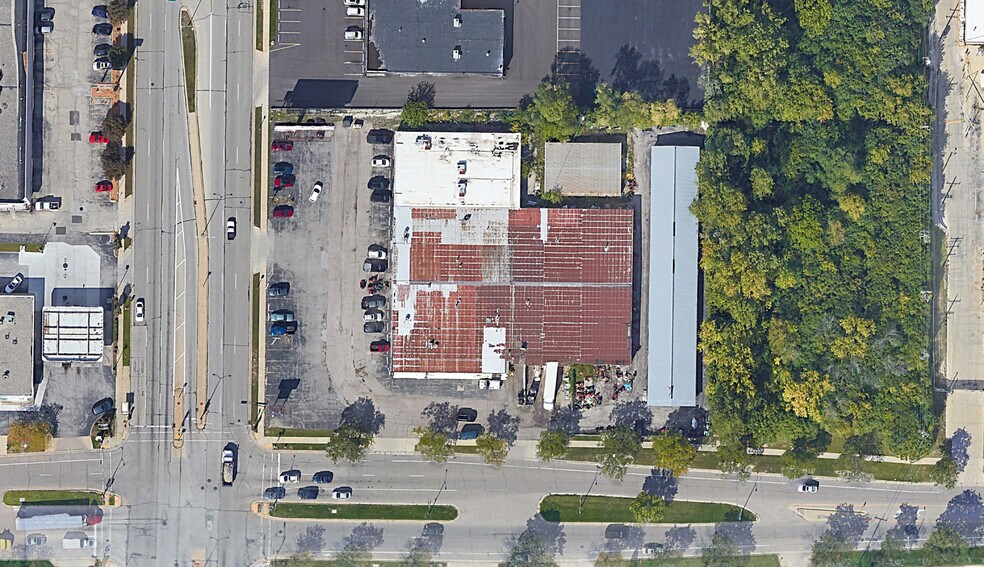 More Photos Of 8010-8030 N 76th St, Milwaukee Freestanding For Lease