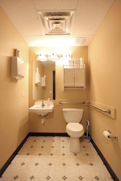 More Photos Of 33700-33760 Lear Industrial Pky, Avon Light Manufacturing For Sale