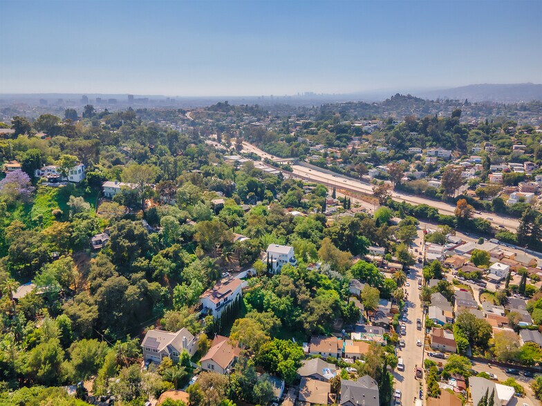More Photos Of 1825 Altivo Way, Los Angeles Multifamily For Sale