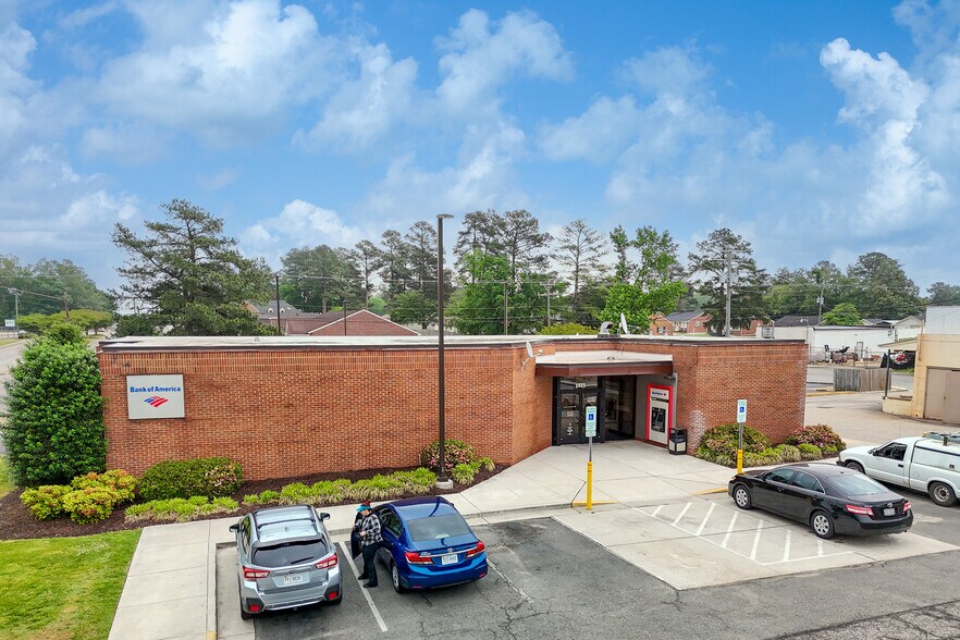 Primary Photo Of 1921 Boulevard, Colonial Heights Bank For Sale