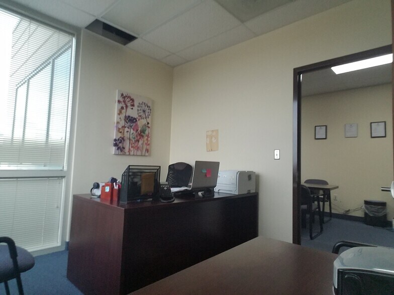 More Photos Of 8860 Columbia 100 Pkwy, Columbia Medical For Sale