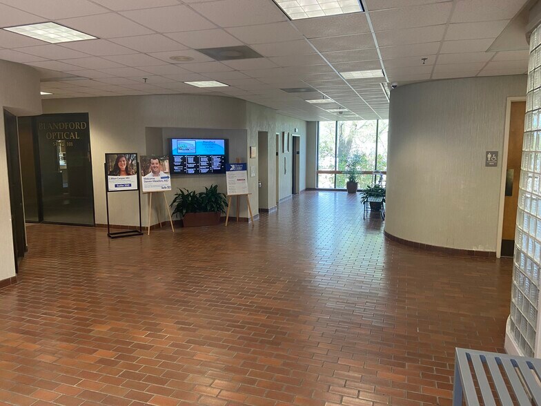 More Photos Of 5 Saint Vincent Cir, Little Rock Medical For Lease