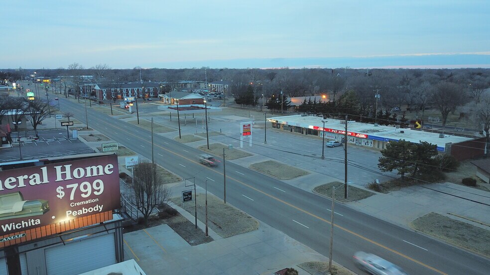 More Photos Of 2518-2536 W 13th St, Wichita Auto Repair For Lease