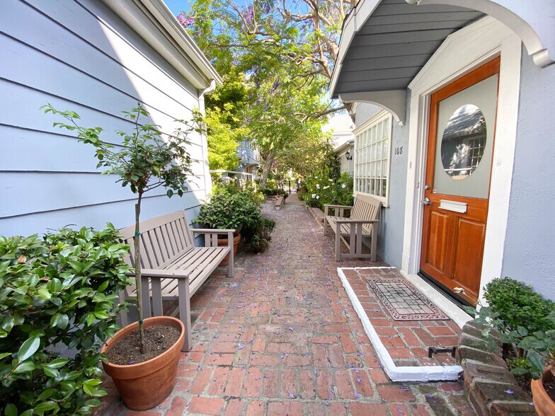 More Photos Of 10323 Santa Monica Blvd, Los Angeles Office For Lease