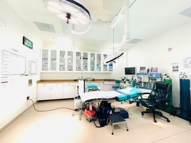 More Photos Of 8342 Garden Grove Blvd, Garden Grove Coworking Space