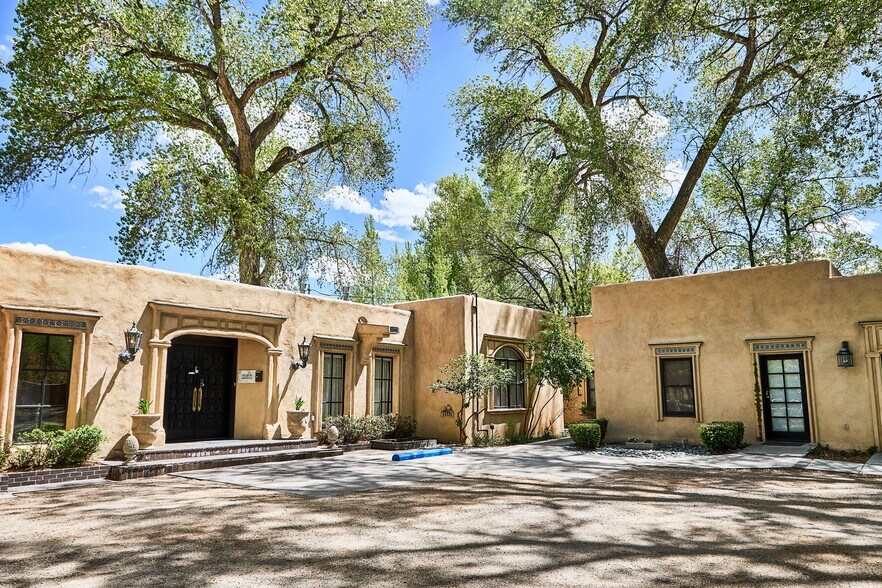 More Photos Of 405 Cordoba Ln, Taos Hotel For Sale