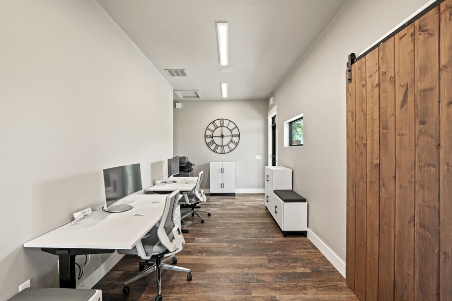 More Photos Of 602 Steve Hawkins Pky, Marble Falls Storefront Retail Office For Sale