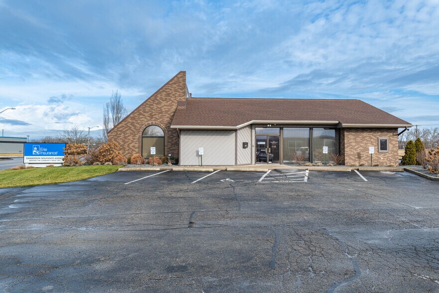 More Photos Of 3210 Seajay Dr, Beavercreek Bank For Sale