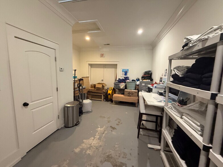 More Photos Of 2019 Middle St, Sullivans Island General Retail For Lease