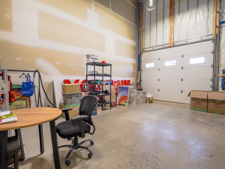 More Photos Of 4805 75 St, Stettler Storefront Retail Office For Sale