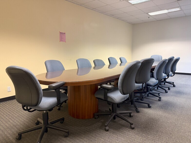 More Photos Of 17892- B Gothard St, Huntington Beach Manufacturing For Lease