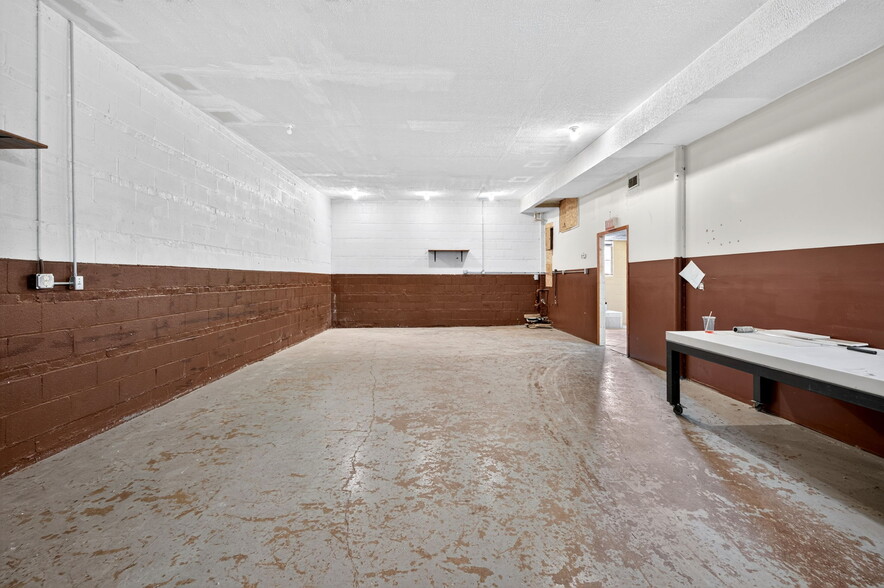 More Photos Of 7828 S Claremont Ave, Chicago Warehouse For Sale