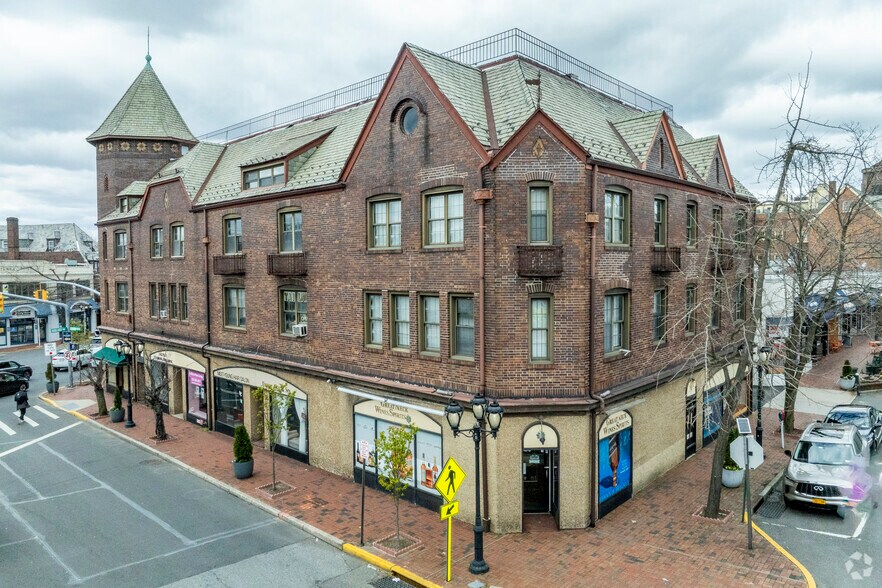 More Photos Of 11-25 Middle Neck Rd, Great Neck Loft Creative Space For Lease