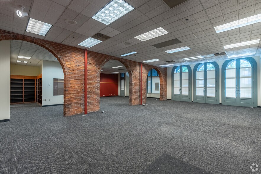 More Photos Of 55 SW Yamhill St, Portland Office For Lease