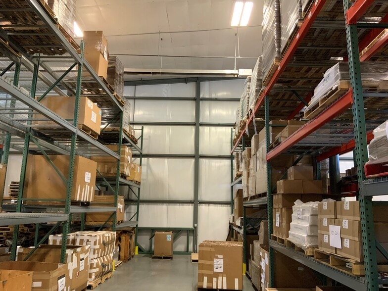 More Photos Of 2139 Magnum Cir, Lincoln Warehouse For Lease