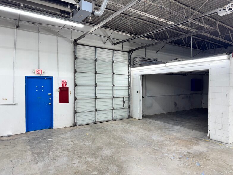 More Photos Of 4316 S Newcastle Rd, Oklahoma City Service For Lease