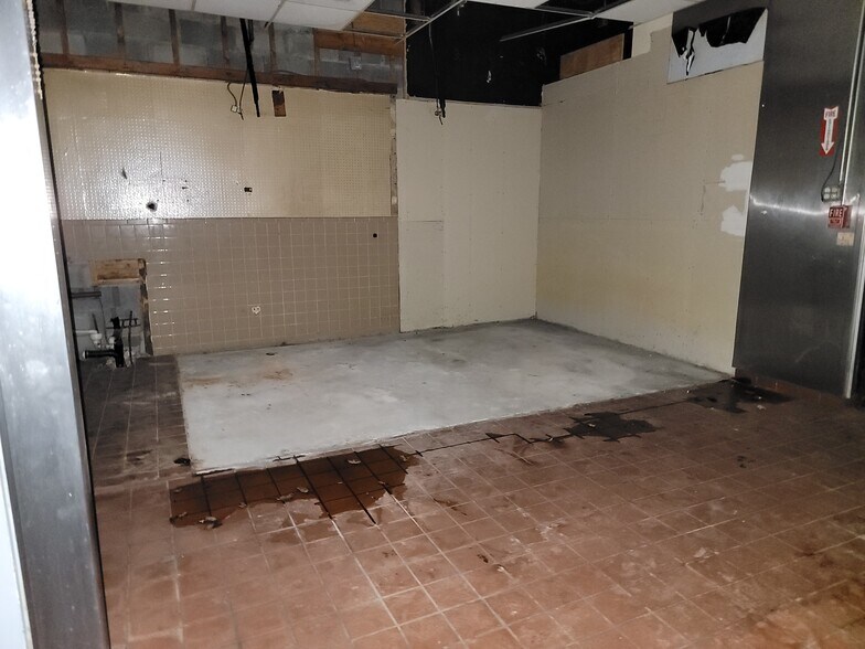 More Photos Of 315 Route 303, Orangeburg Storefront Retail Office For Lease