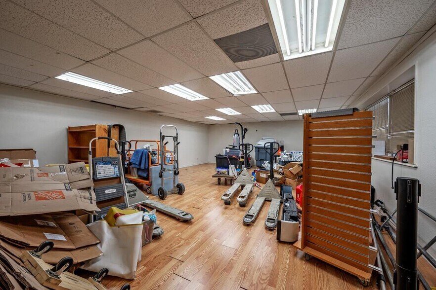 More Photos Of 31633 US-377 Hwy, Gordonville Light Distribution For Sale