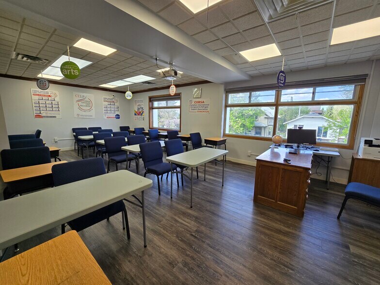 More Photos Of 10584 107th St NW, Edmonton Office For Sale