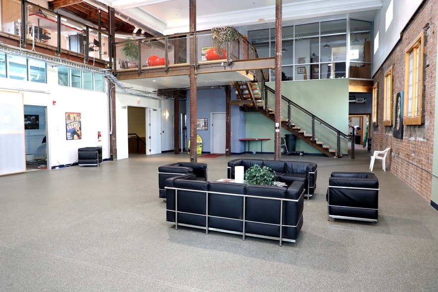 More Photos Of 2804 3rd Ave N, Billings Office For Lease