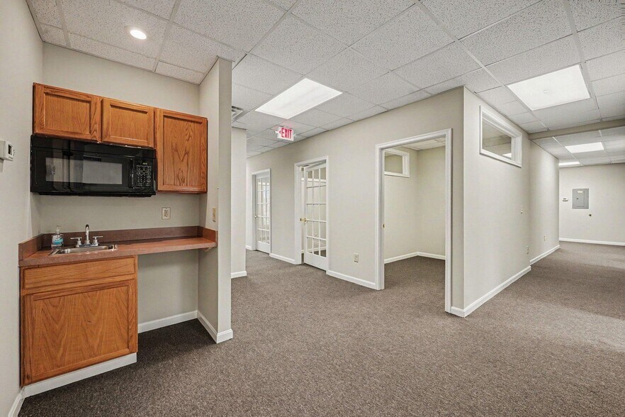 More Photos Of 6900 Houston Rd, Florence Office For Lease