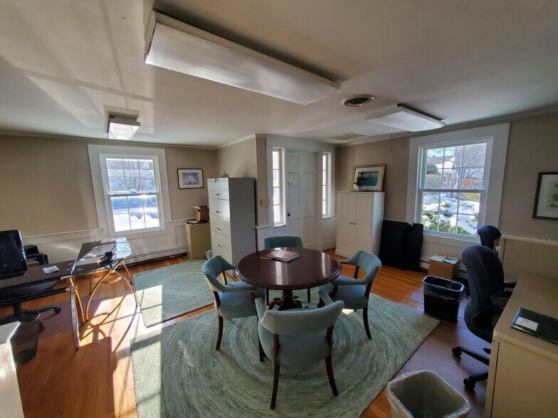 More Photos Of 476 MA-28, Harwich Port Office For Sale
