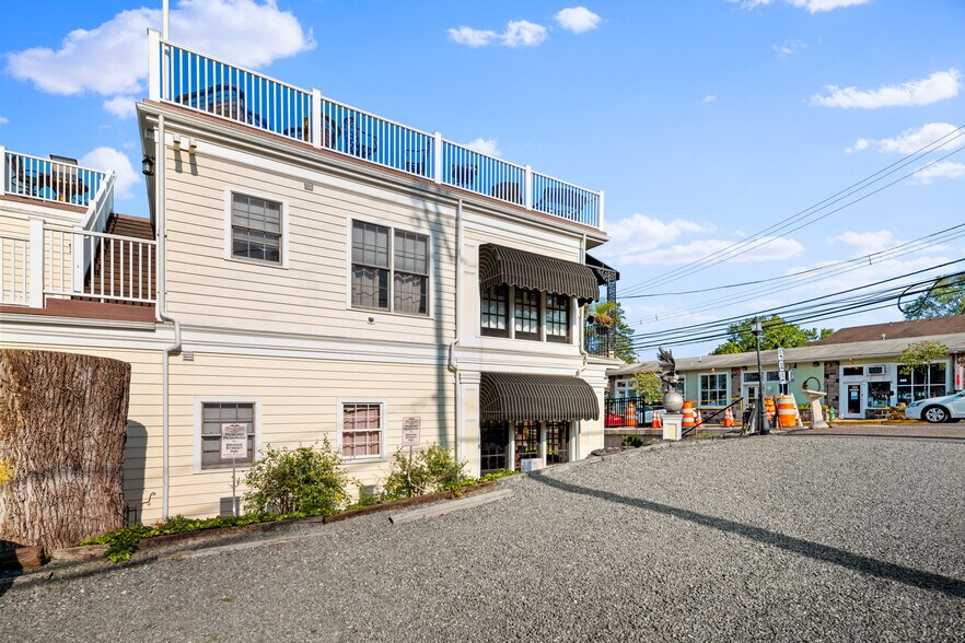 More Photos Of 28 W Bridge St, New Hope Hospitality For Sale