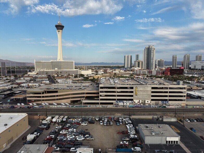 More Photos Of 1900 Industrial Rd, Las Vegas Parking Garage For Lease