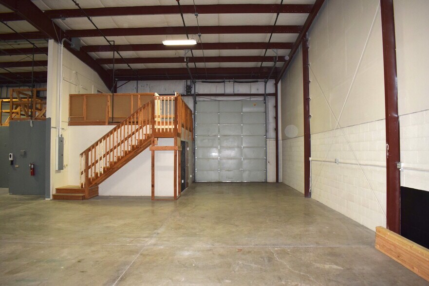 More Photos Of 1414 SE 18th Ave, Hillsboro Warehouse For Lease