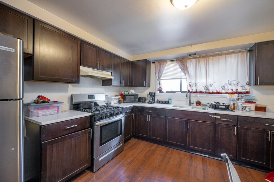 More Photos Of 8222 S Martin Luther King Dr, Chicago Apartments For Sale