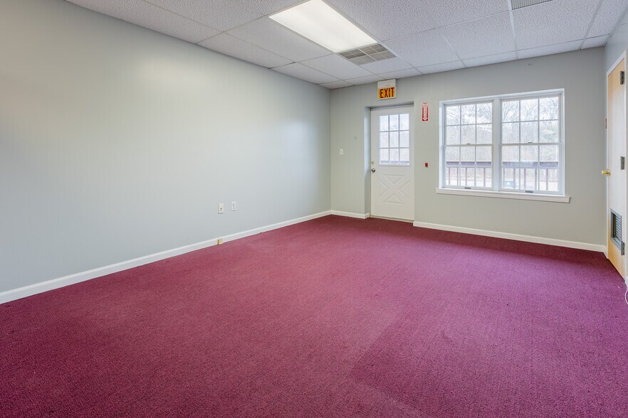 More Photos Of 1590-1610 Union Valley Rd, West Milford Freestanding For Lease