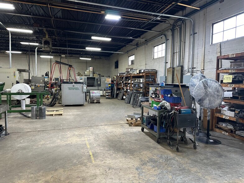 More Photos Of 305 Hankes Ave, Aurora Warehouse For Sale