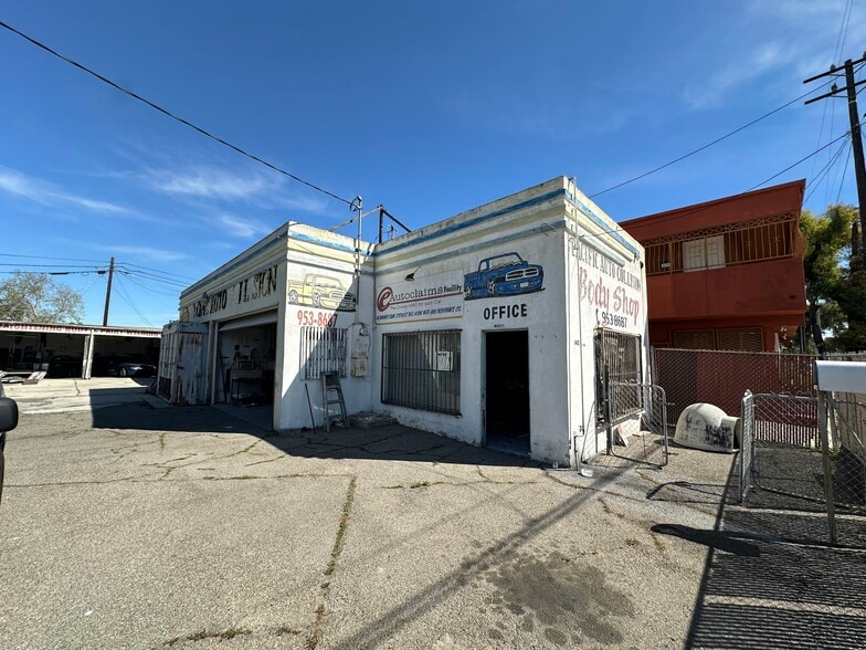 More Photos Of 1429 W 5th St, Santa Ana Auto Repair For Sale