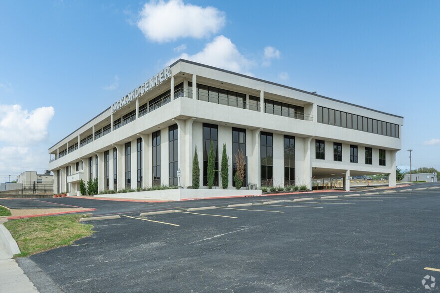 More Photos Of 2821 Lackland Rd, Fort Worth Office For Sale