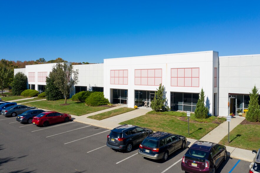 More Photos Of 5 Terri Ln, Burlington Flex For Lease