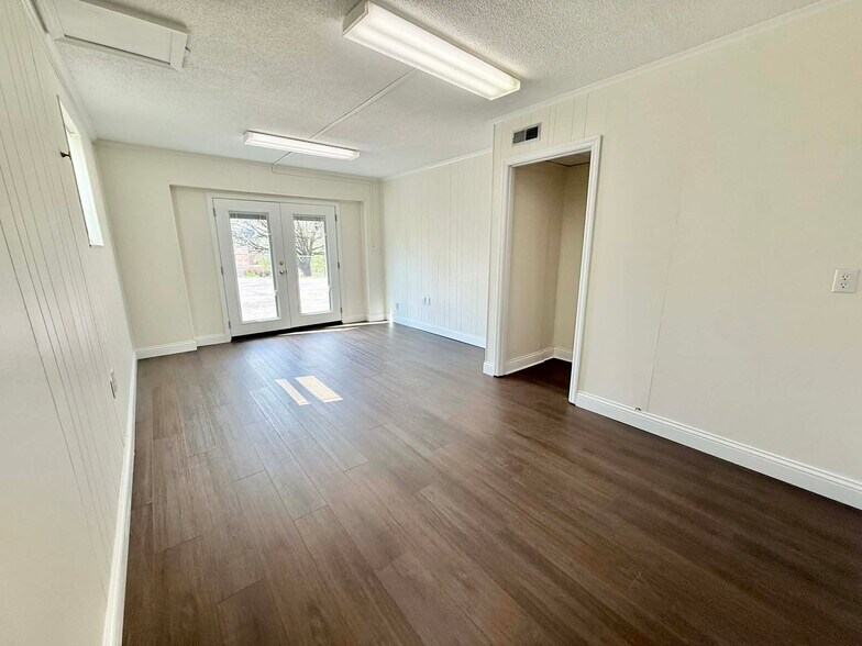 More Photos Of 7111 E Brainerd Rd, Chattanooga Loft Creative Space For Lease