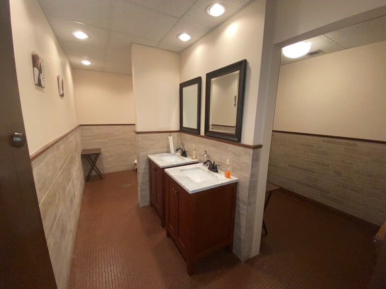 More Photos Of 25 E 16th St, Chicago Heights Loft Creative Space For Sale