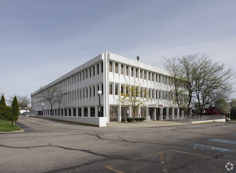 More Photos Of 3090 W Market St, Akron Medical For Lease