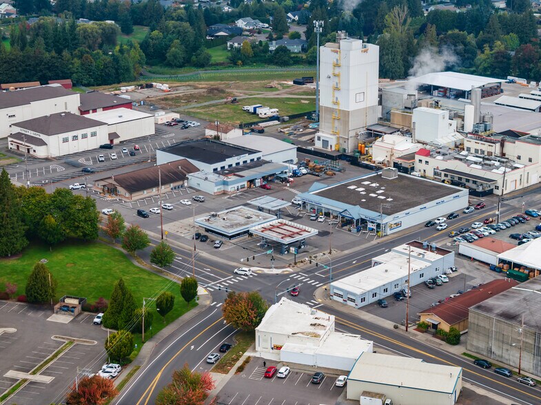 More Photos Of 415 Depot Rd, Lynden Freestanding For Sale