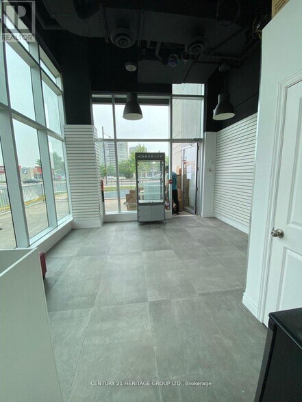 More Photos Of 9610-9612 Yonge St, Richmond Hill Apartments For Sale