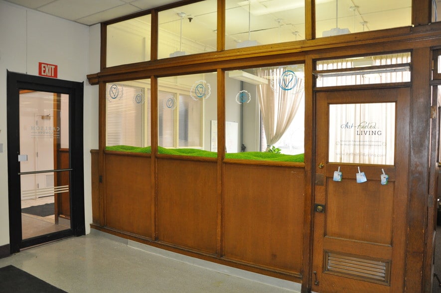 More Photos Of 100 Carlson Rd, Rochester Manufacturing For Lease