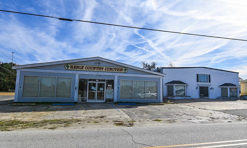 More Photos Of 106 W North Railroad St, Four Oaks Storefront For Sale