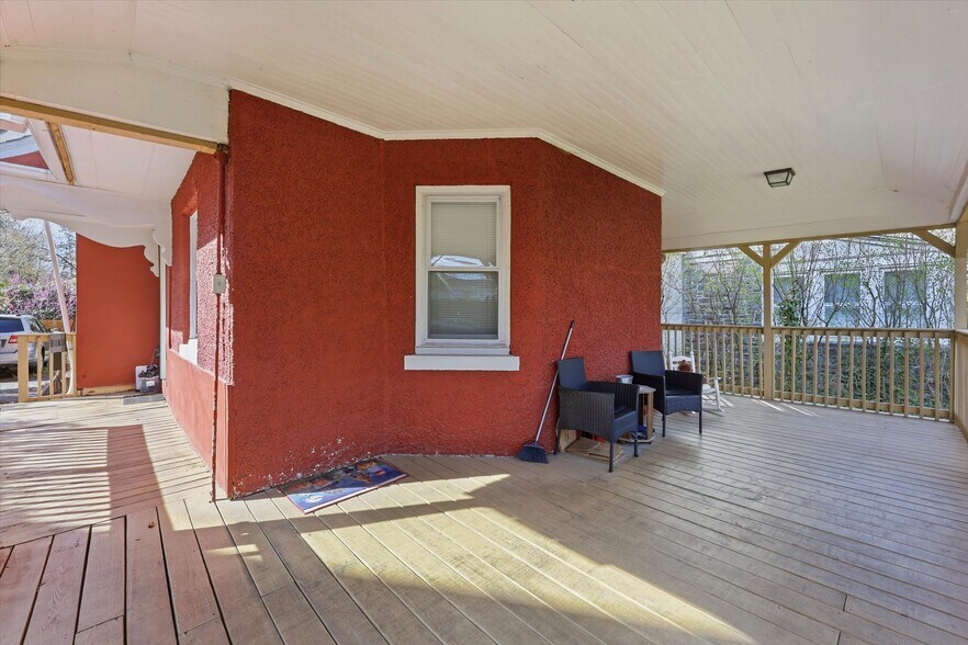 More Photos Of 24 W Stewart Ave, Lansdowne Specialty For Sale