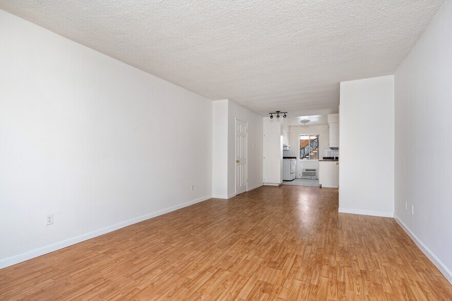 More Photos Of 13631 Vanowen St, Van Nuys Apartments For Sale