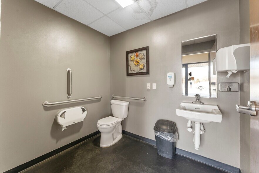 More Photos Of 1850 John Fries Hwy, Quakertown Restaurant For Sale