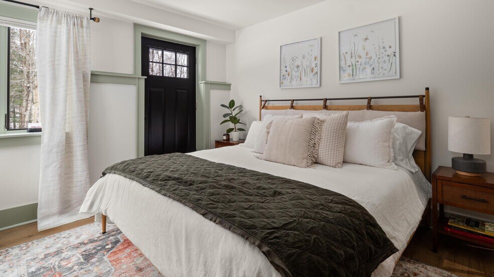 More Photos Of 56 Turner Mill Ln, Stowe Specialty For Sale