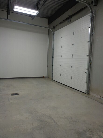 More Photos Of 4615 112th Ave SE, Calgary Warehouse For Lease